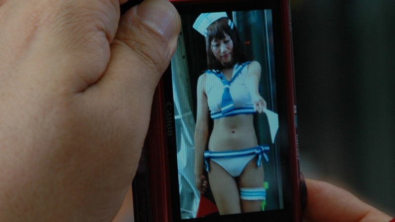 Illustration for article titled It's Like Inception, But with Cosplay Photos